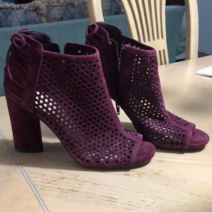 Gianni Bini  8 M purple 4 inch heel
